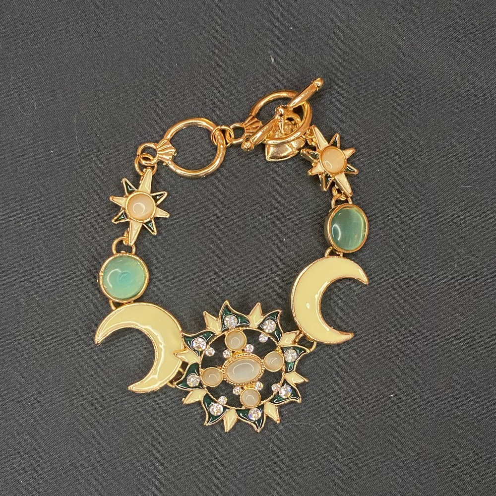 NWOT Betsey Johnson Sun, Moon, and Stars Clasp Bracelet